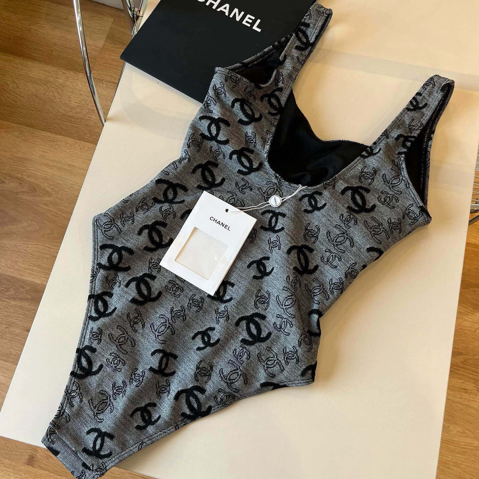 SWIMSUIT IN GREY AND BLACK PRINTED LOGO 626006