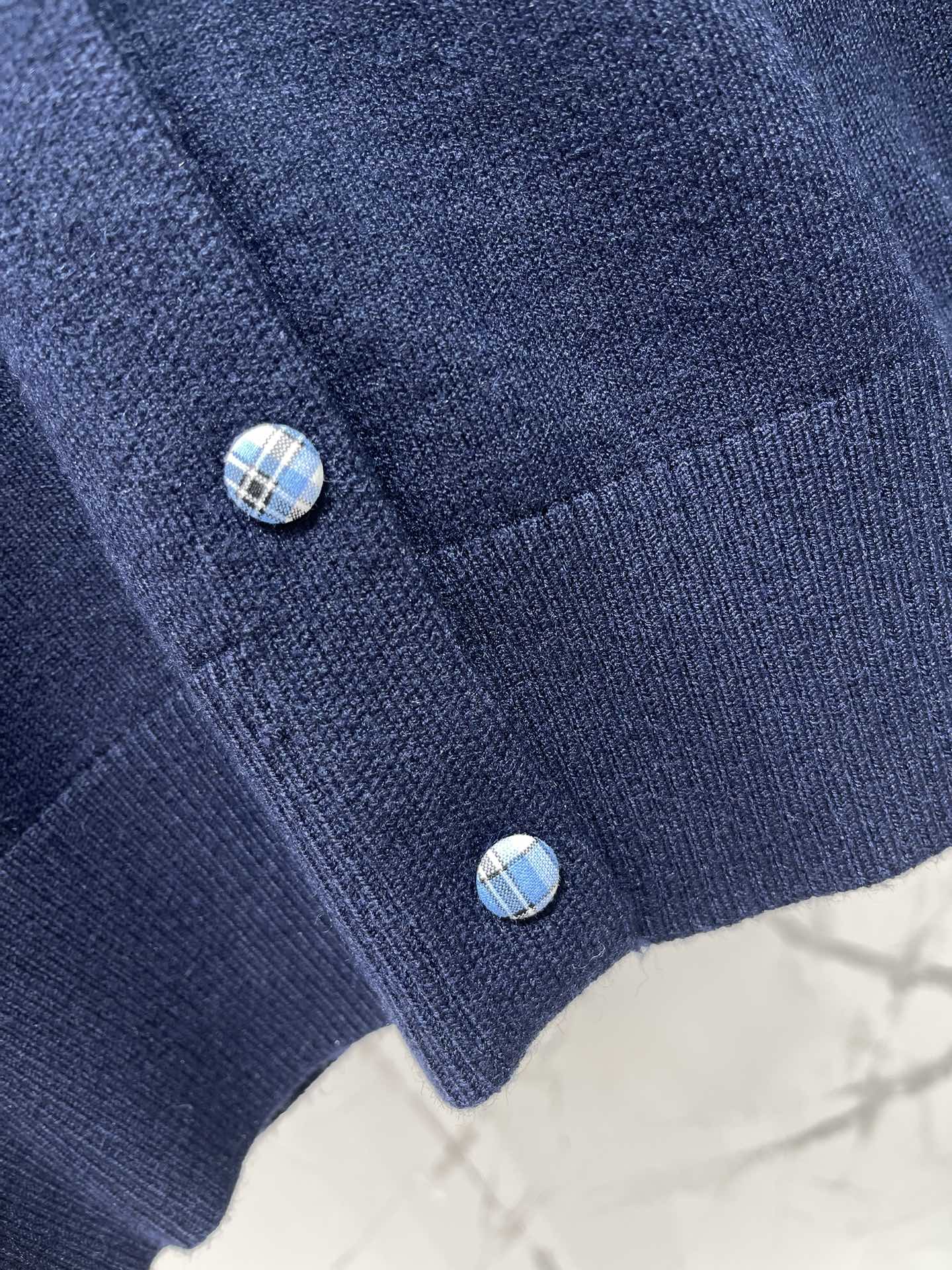MIUMIU CARDIGAN STYLE 260