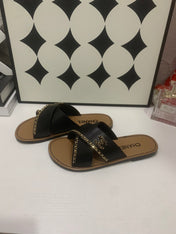 CHANEL 26S SANDALS IN BLACK CALFSKIN WITH DOUBLE C CHAIN DETAIL