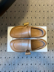 LOEWE 26S TOGGLE LOAFER 20MM IN NUDE BROWN SHINY CALFSKIN