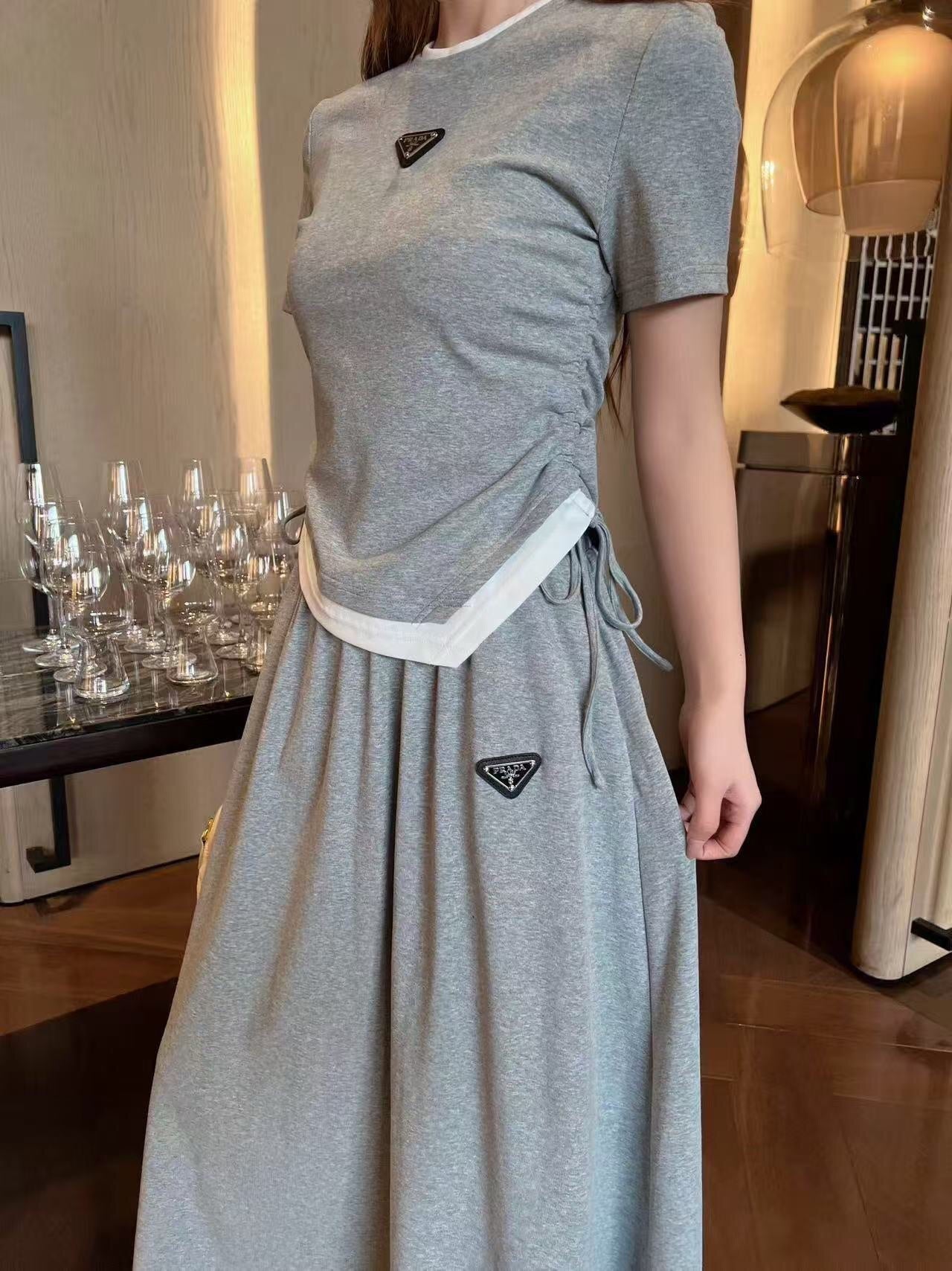 PRADA 26S TOP AND SKIRT SET STYLE 833