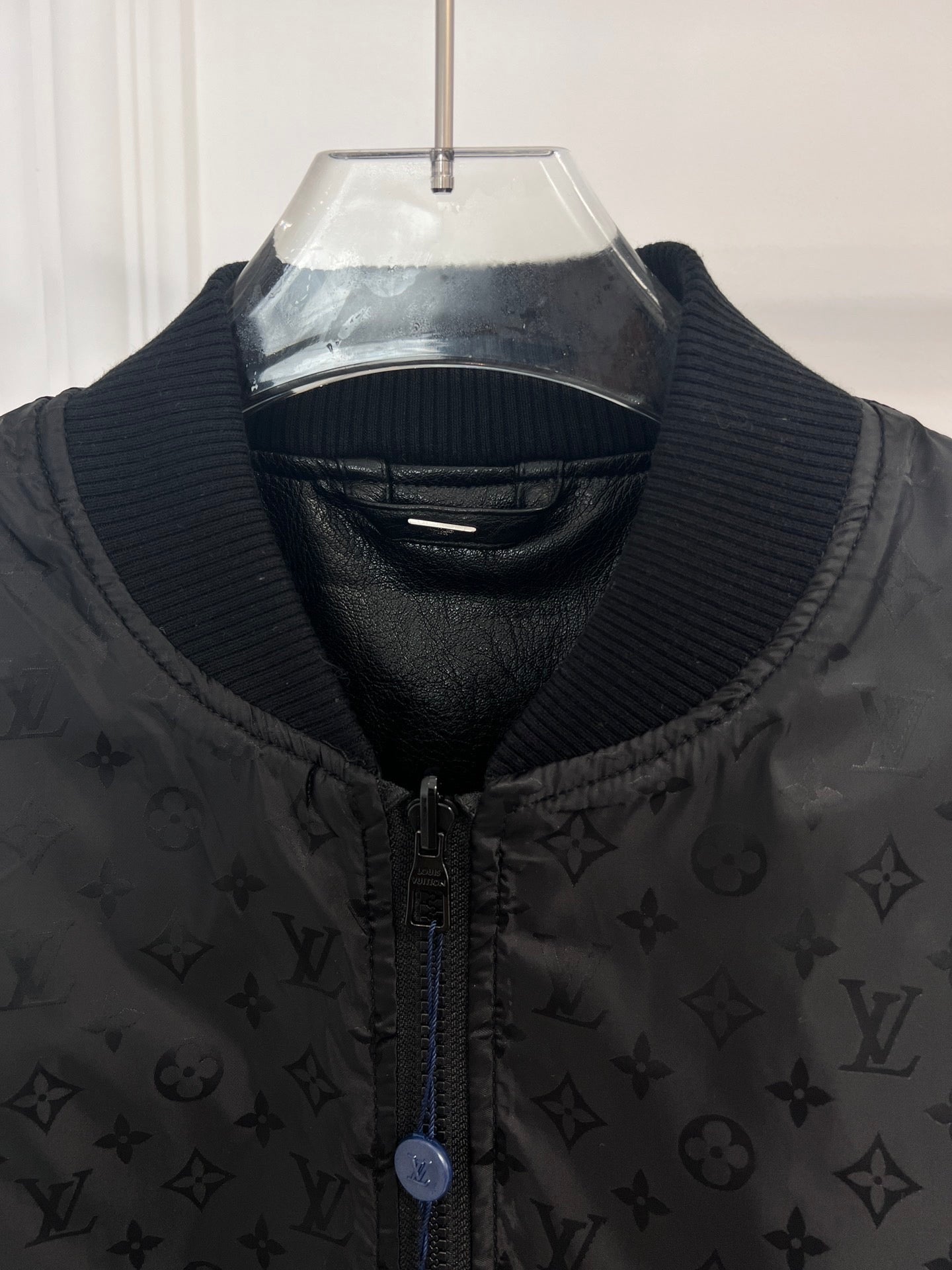 LV BOMBER JACKET 19760