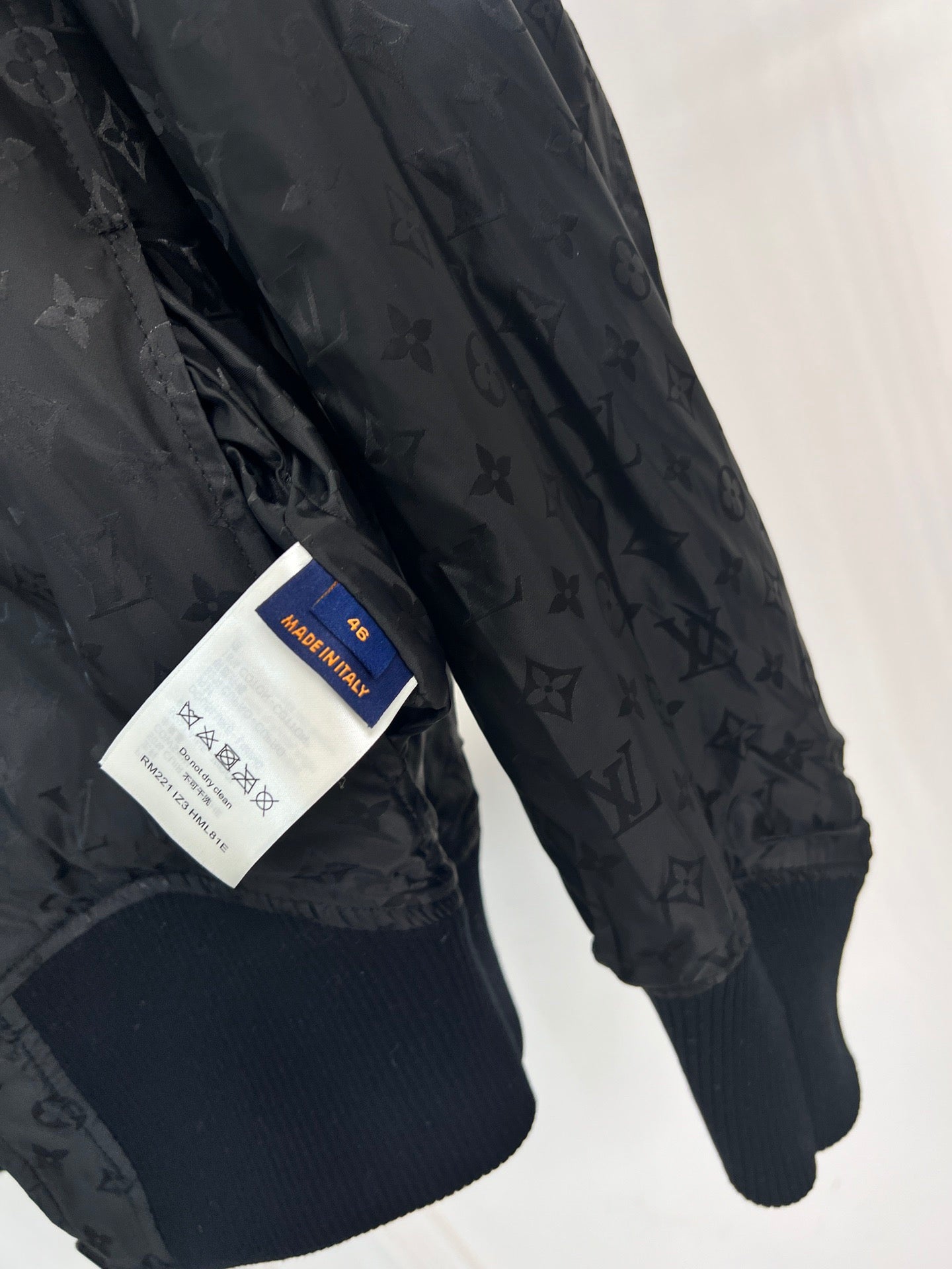 LV BOMBER JACKET 19760