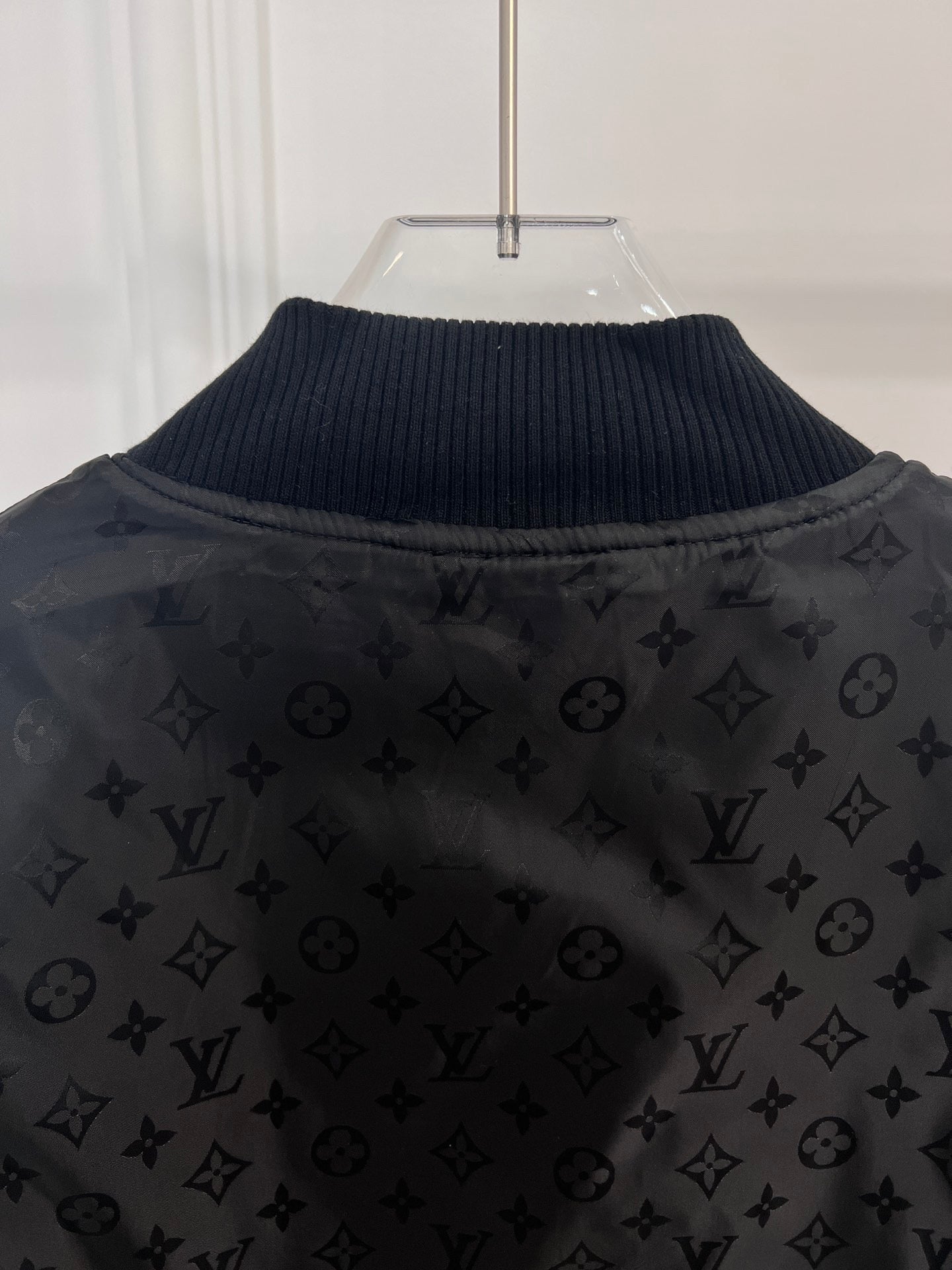LV BOMBER JACKET 19760