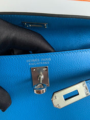KELLY DANSE 22 EVERCOLOR BLUE IN CALFSKIN GOLD HARDWARE