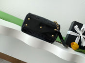 CC HANDBAG 21 IN BLACK PATENT QUILTED CALFSKIN WITH GOLD CHAIN