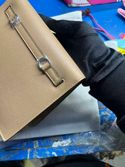 KELLY DANSE 22 TAN BROWN IN CALFSKIN SILVER HARDWARE