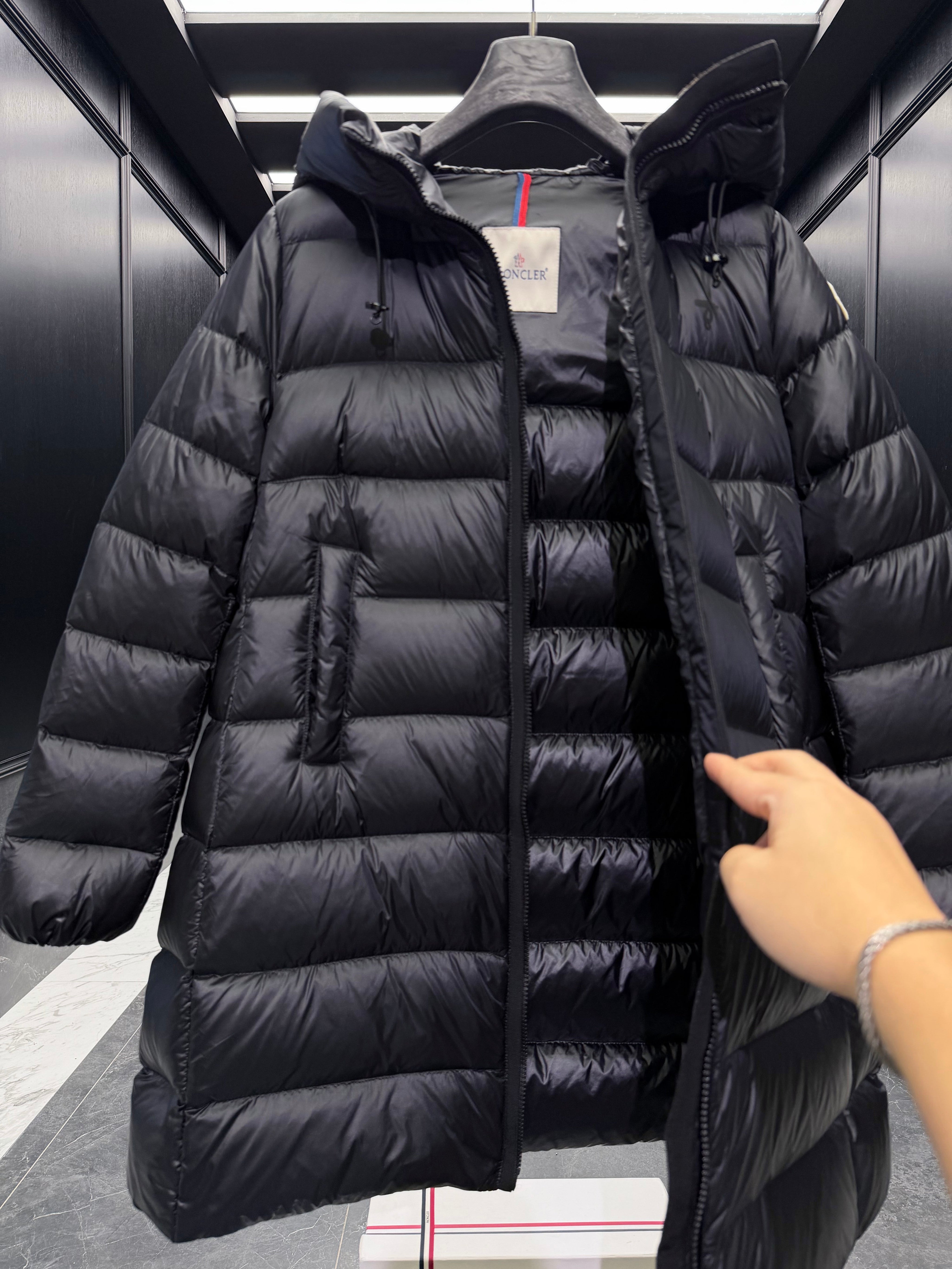 MONCLER LONG COAT 223257