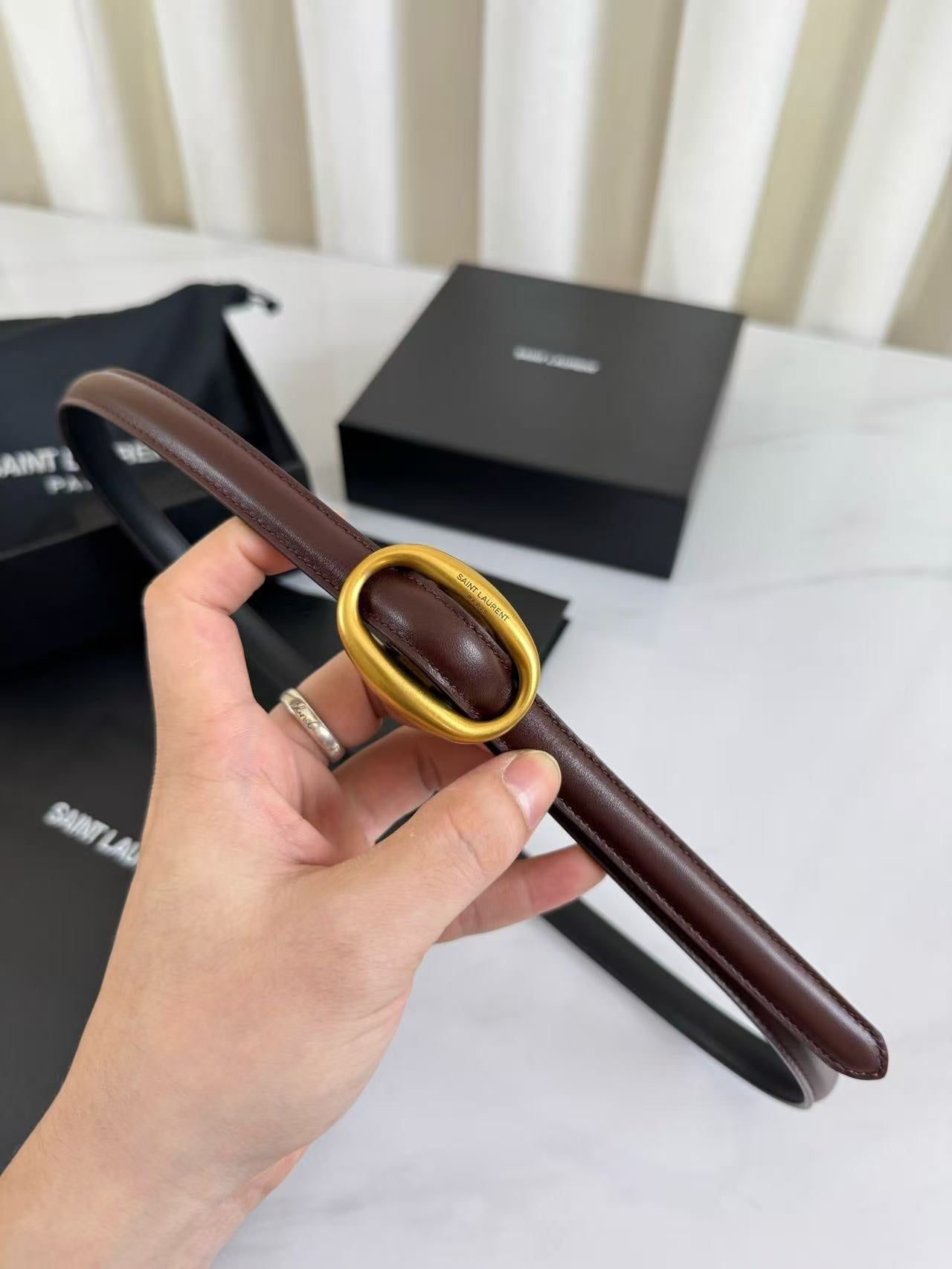 SAINT LAURENT 26S OVAL BUCKLE BELT IN BROWN CALFSKIN