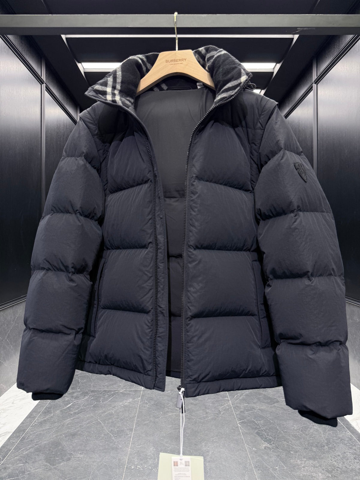 BURBERRY PUFFER JACKET IN BLACK STYLE 32565