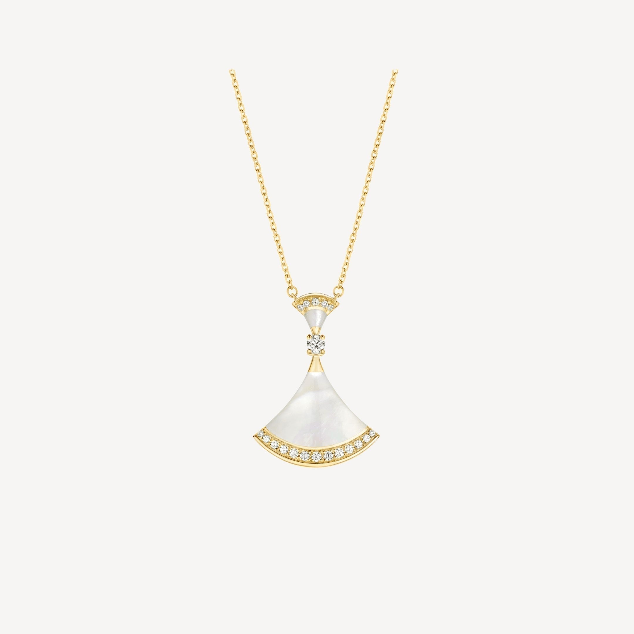 bulgari-divas-dream-necklace-yellow-gold-mother-of-pearl-and-diamonds-ref-356452-coral-3_5f70bce2-17c0-4bd7-921e-cd63c0fe950a.jpg