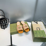 GG MATELASSÉ CANVAS SLIDES PINK LOGO