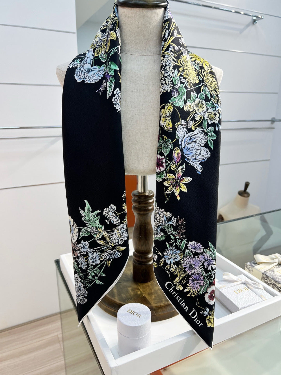 DIOR 26S SCARF 90CM IN SILK 293854