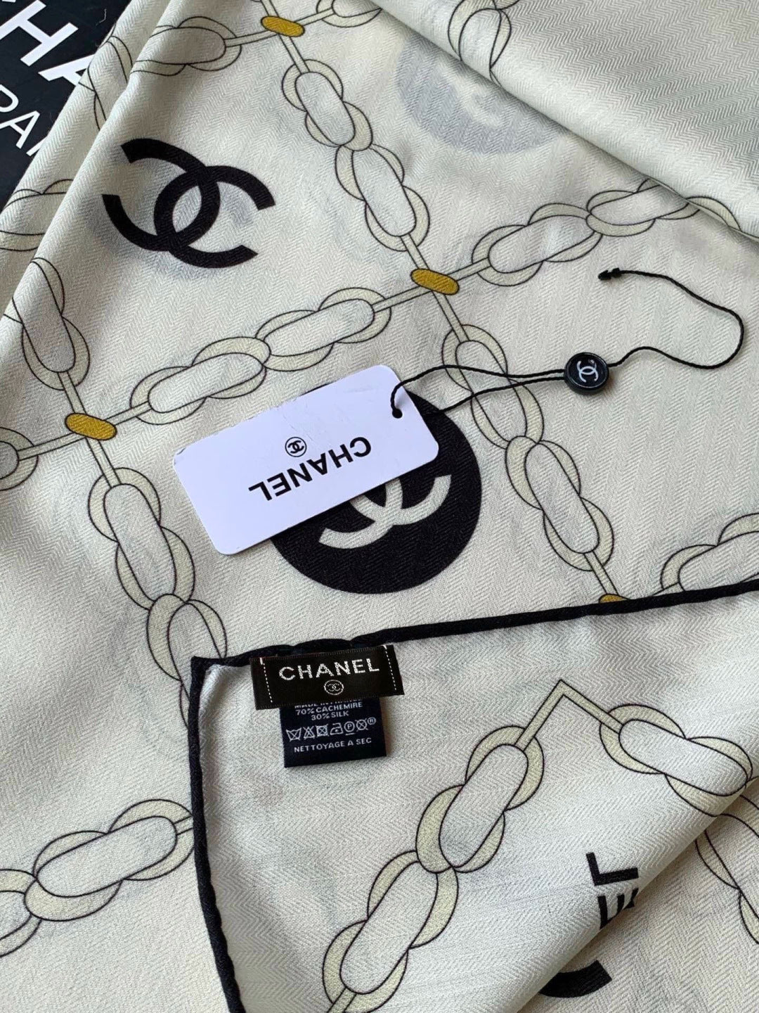 CHANEL 26S SCARF 135 IN CASHMERE AND SILK 306127