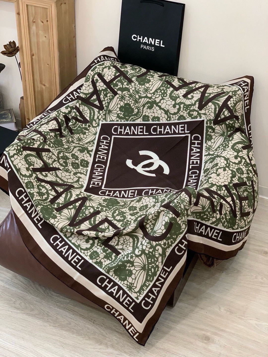 CHANEL 26S SCARF 135 IN CASHMERE AND SILK 306136