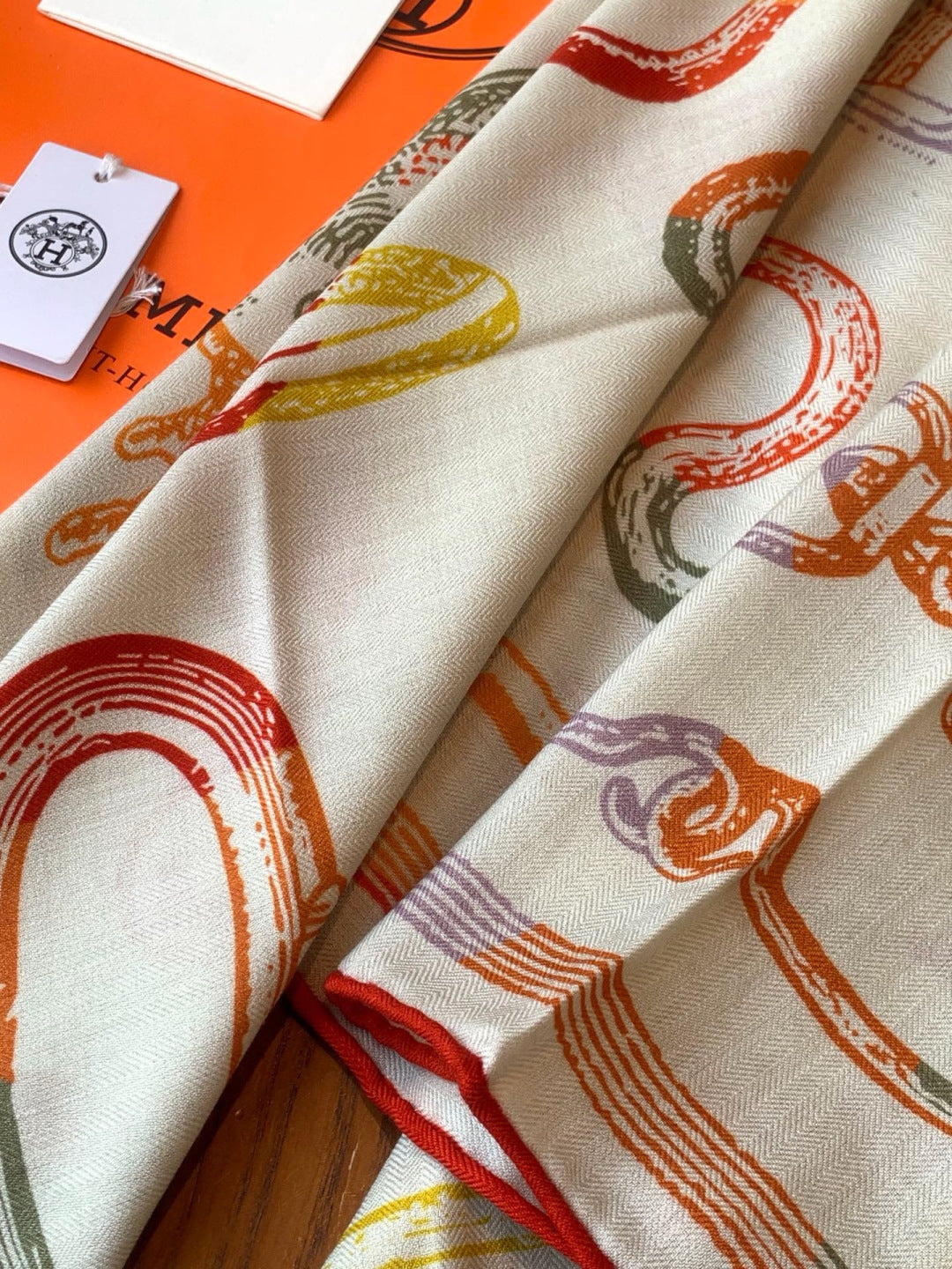 HERMES 26S PRINTED SQUARE SCARF 135 IN CASHMERE AND SILK 307236
