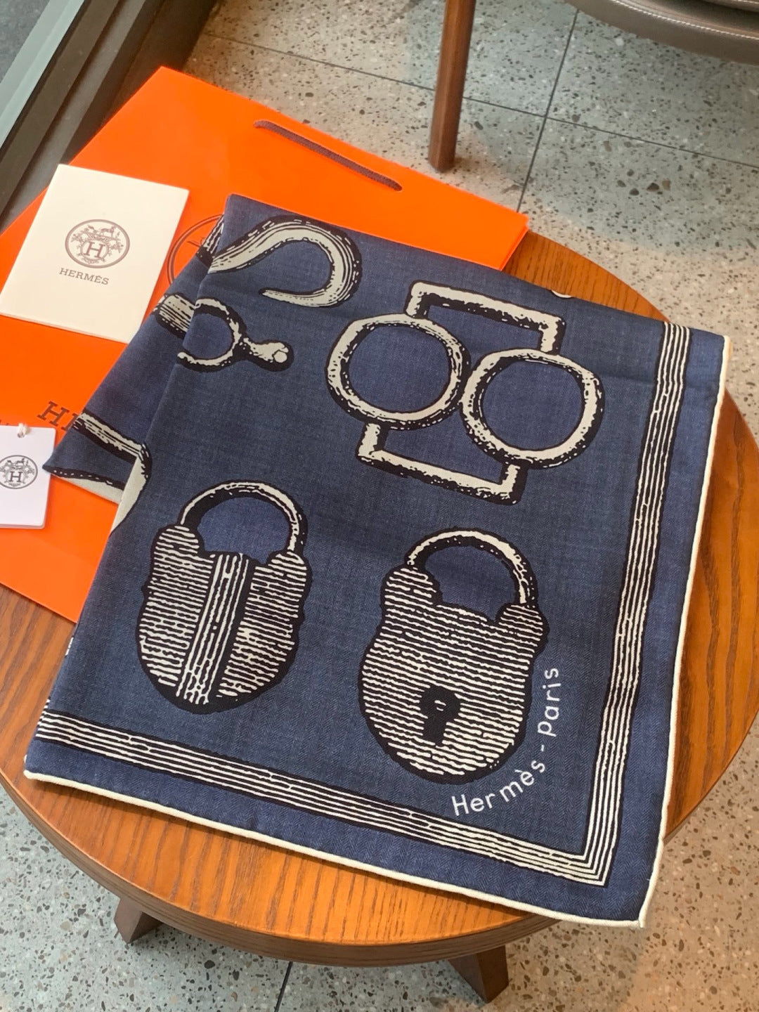 HERMES 26S PRINTED SQUARE SCARF 135 IN CASHMERE AND SILK 307239