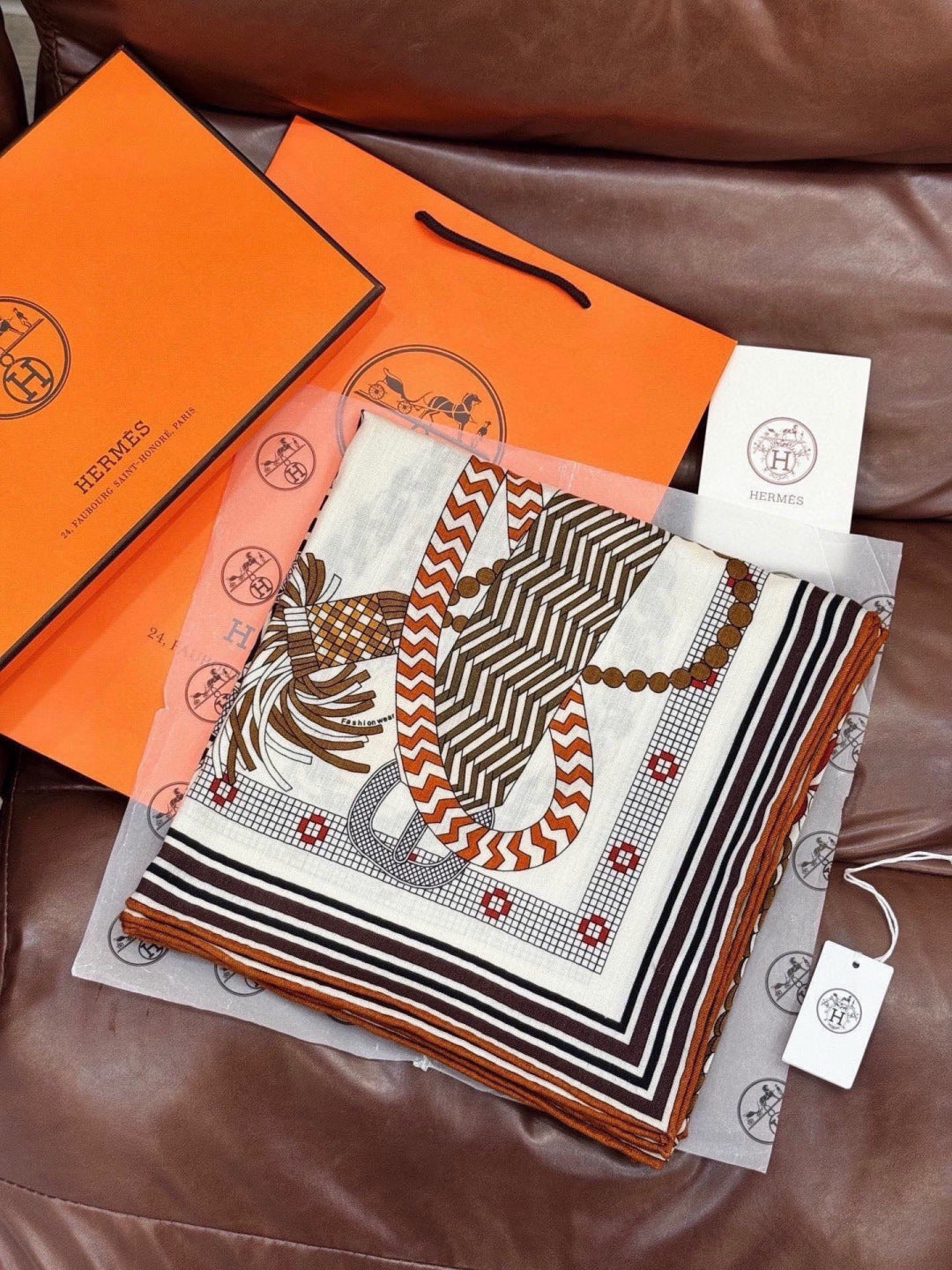 HERMES 26S PRINTED SQUARE SCARF 135 IN CASHMERE AND SILK 307243