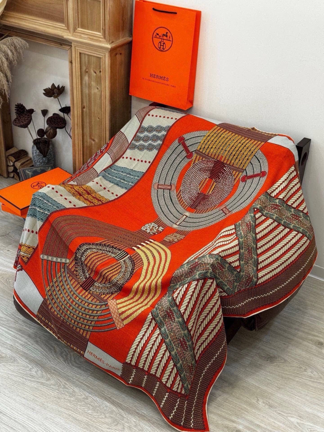 HERMES 26S PRINTED SQUARE SCARF 140 IN CASHMERE AND SILK 309321