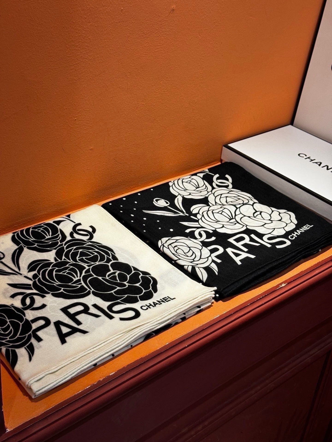 CHANEL 26S SCARF 140 IN CASHMERE AND SILK 309331