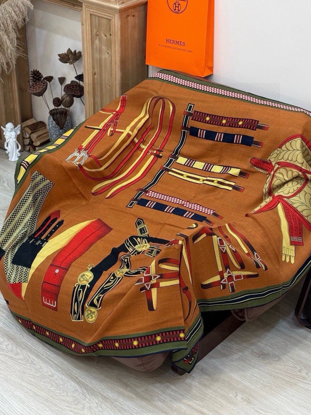HERMES 26S PRINTED SQUARE SCARF 140 IN SILK 311925