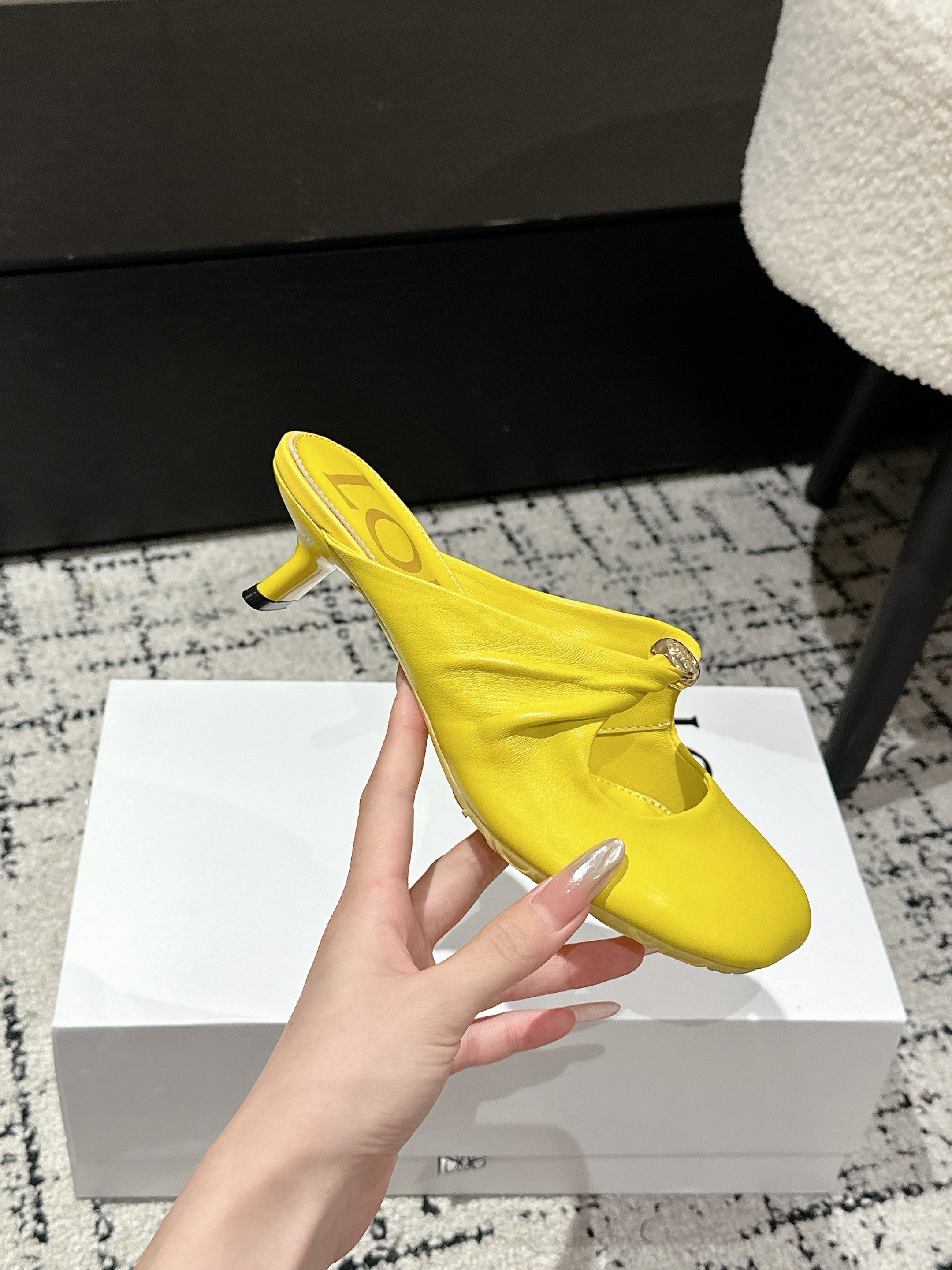 CHLOÉ 26S HIGH-HEELED MULES IN YELLOW CALFSKIN