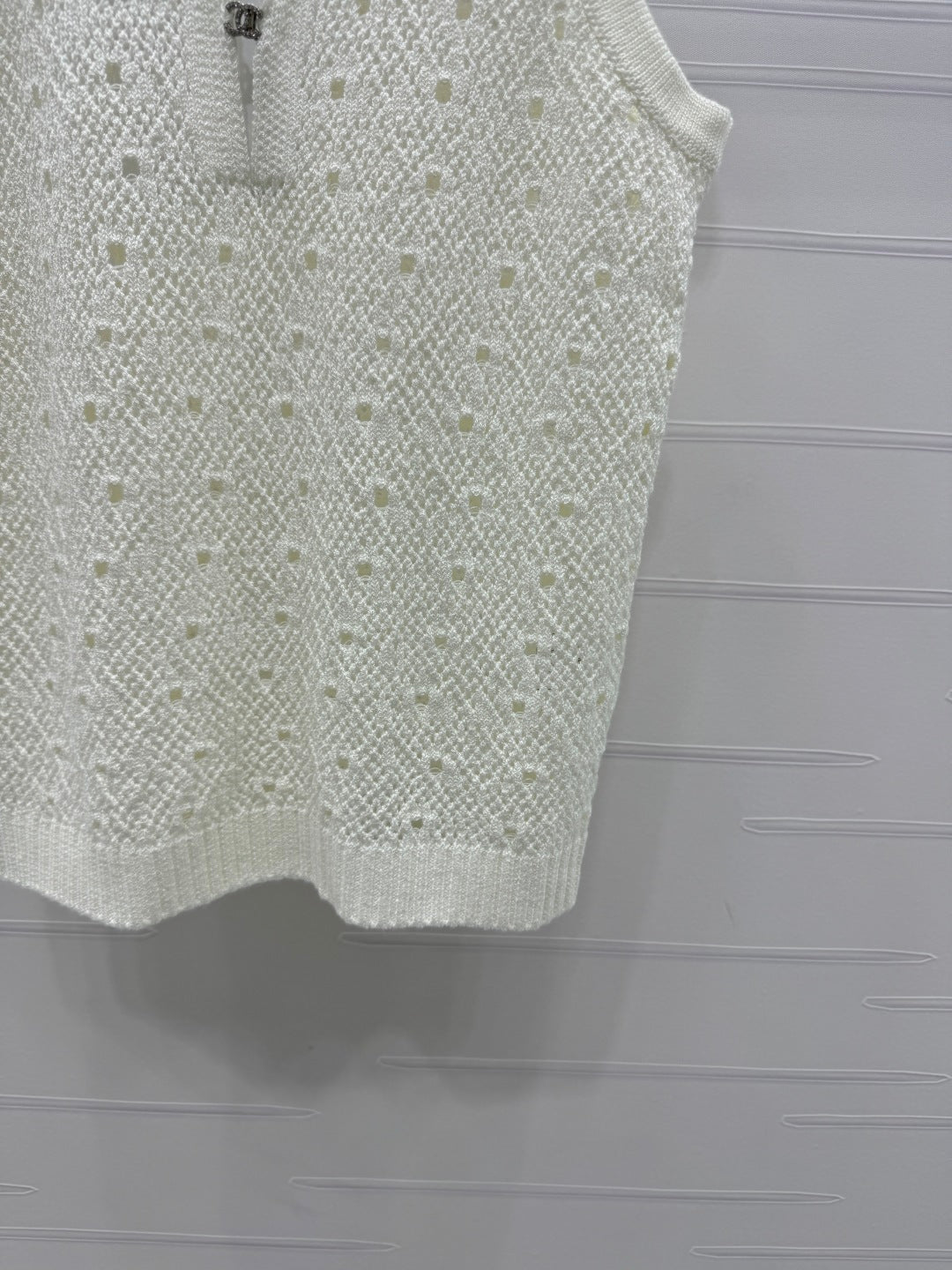 CHANEL SLEEVELESS OPEN-KNIT VEST 274858