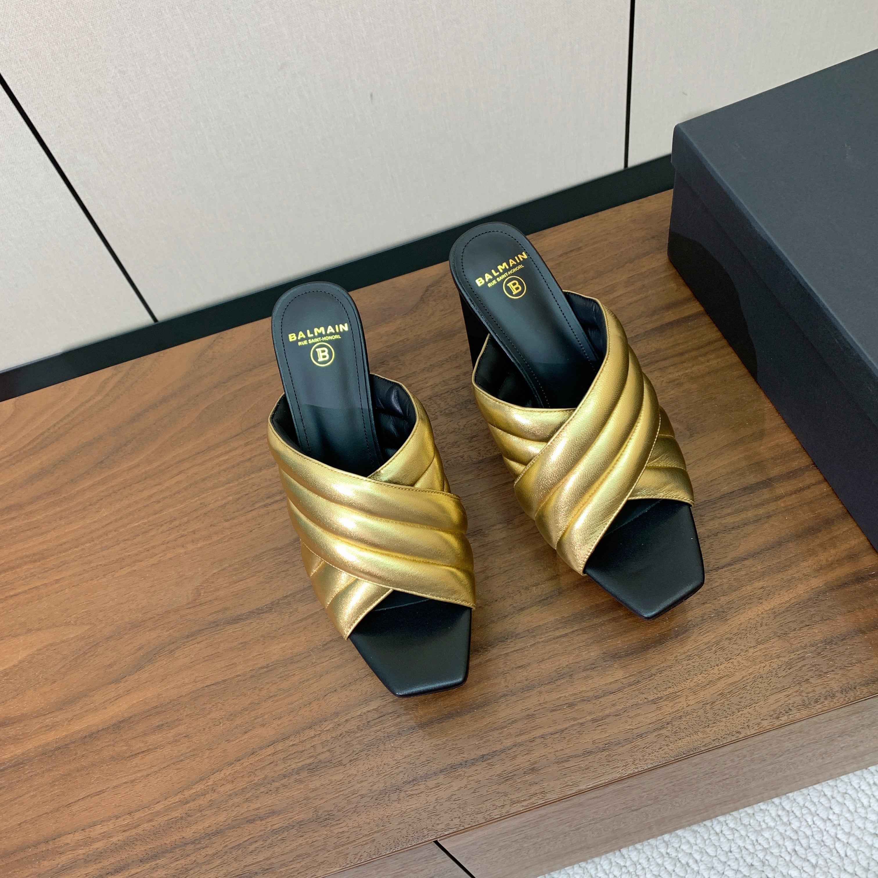 BALMAIN 26S QUILTED PLATFORM MULES 105 MM IN GOLD CALFSKIN