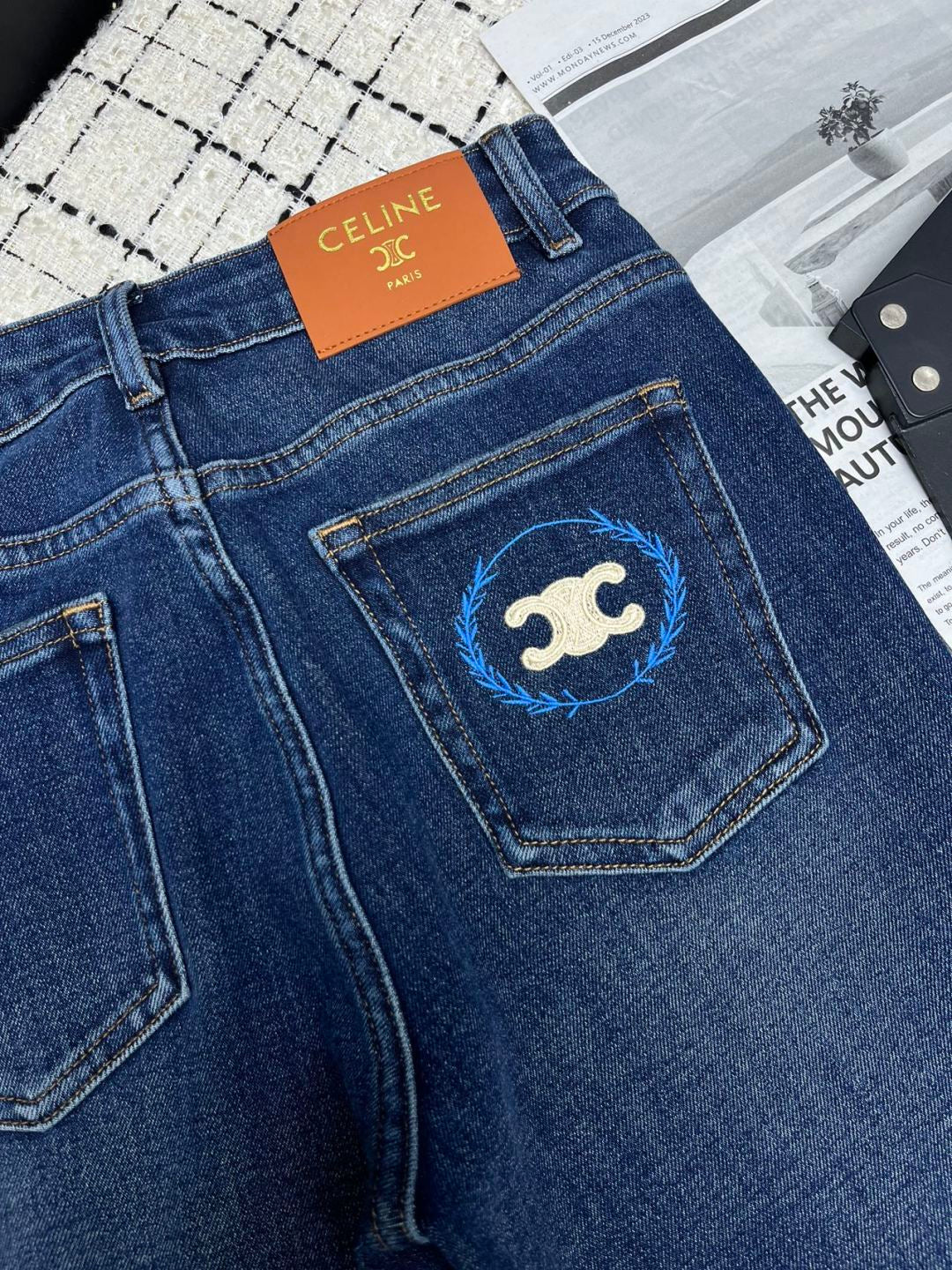 CELINE 26S FLARED JEANS 640
