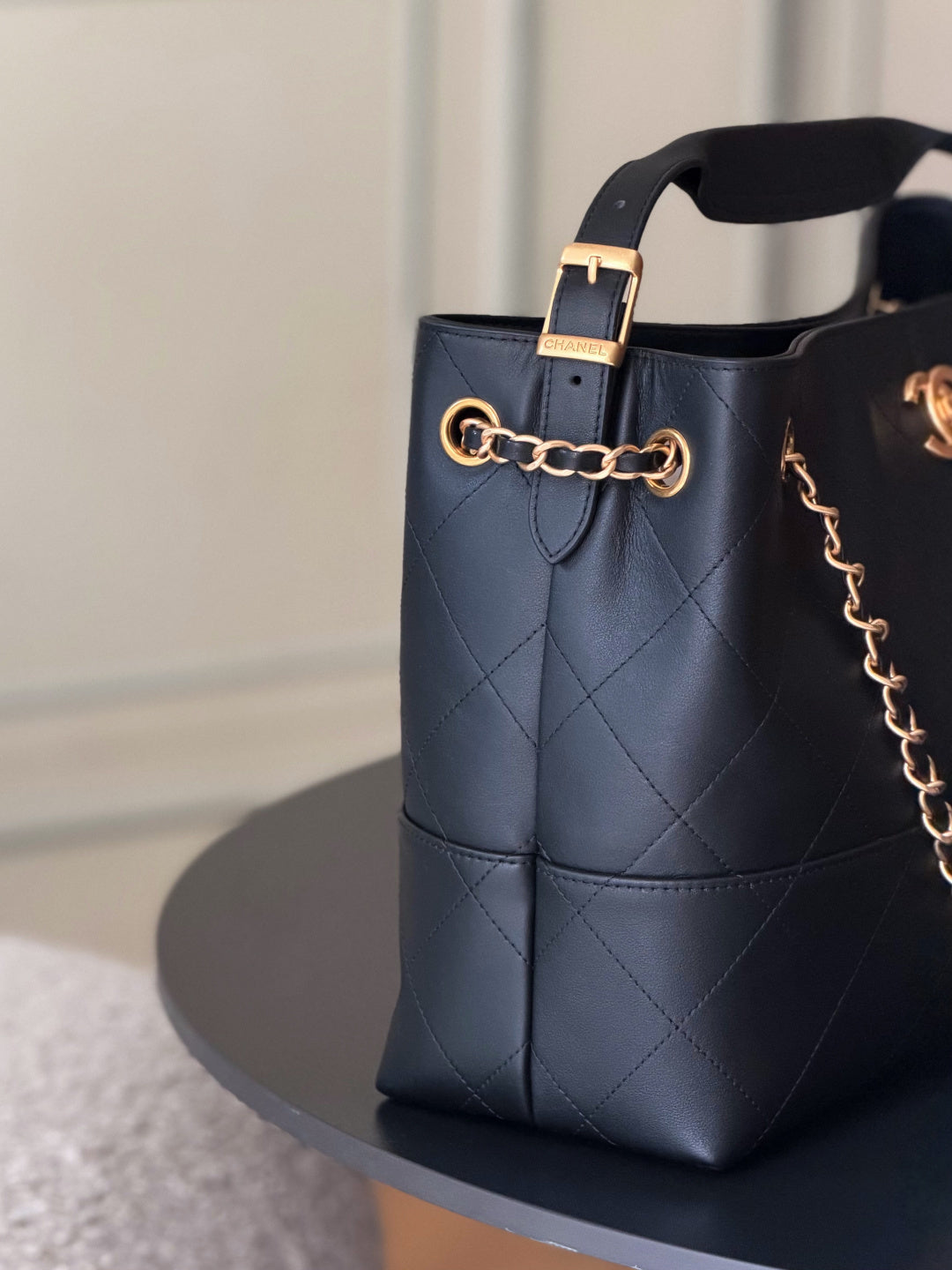 CHANEL 25S HOBO BAG 36 IN BLACK LAMBSKIN WITH GOLD HARDWARE