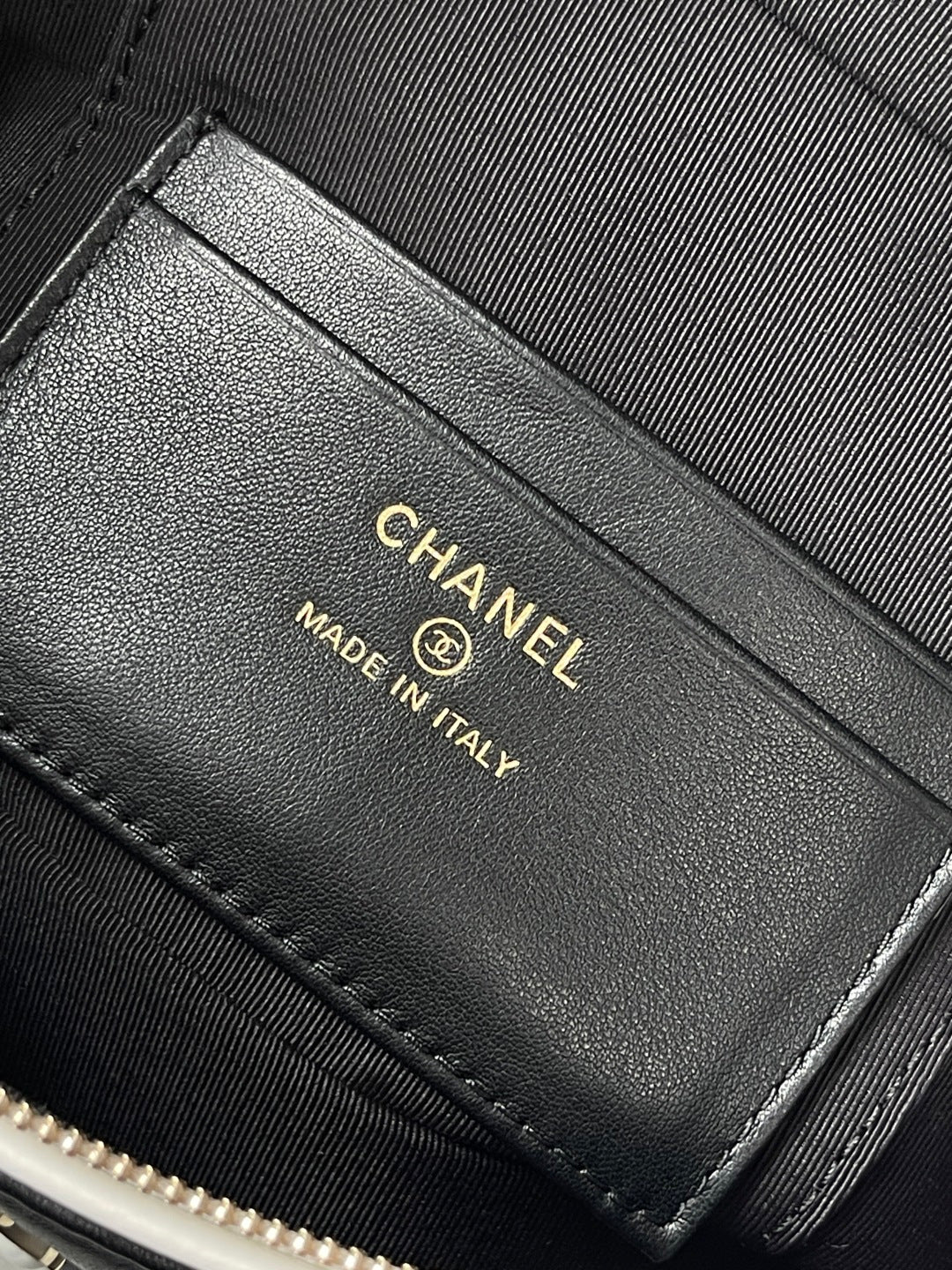 CHANEL 26S VANITY BAG 19 IN BLACK QUILTED LAMBSKIN SILVER HARDWARE