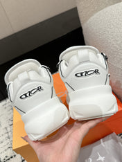 SNEAKER IN WHITE CALFSKIN AND BREATHABLE MESH 175310