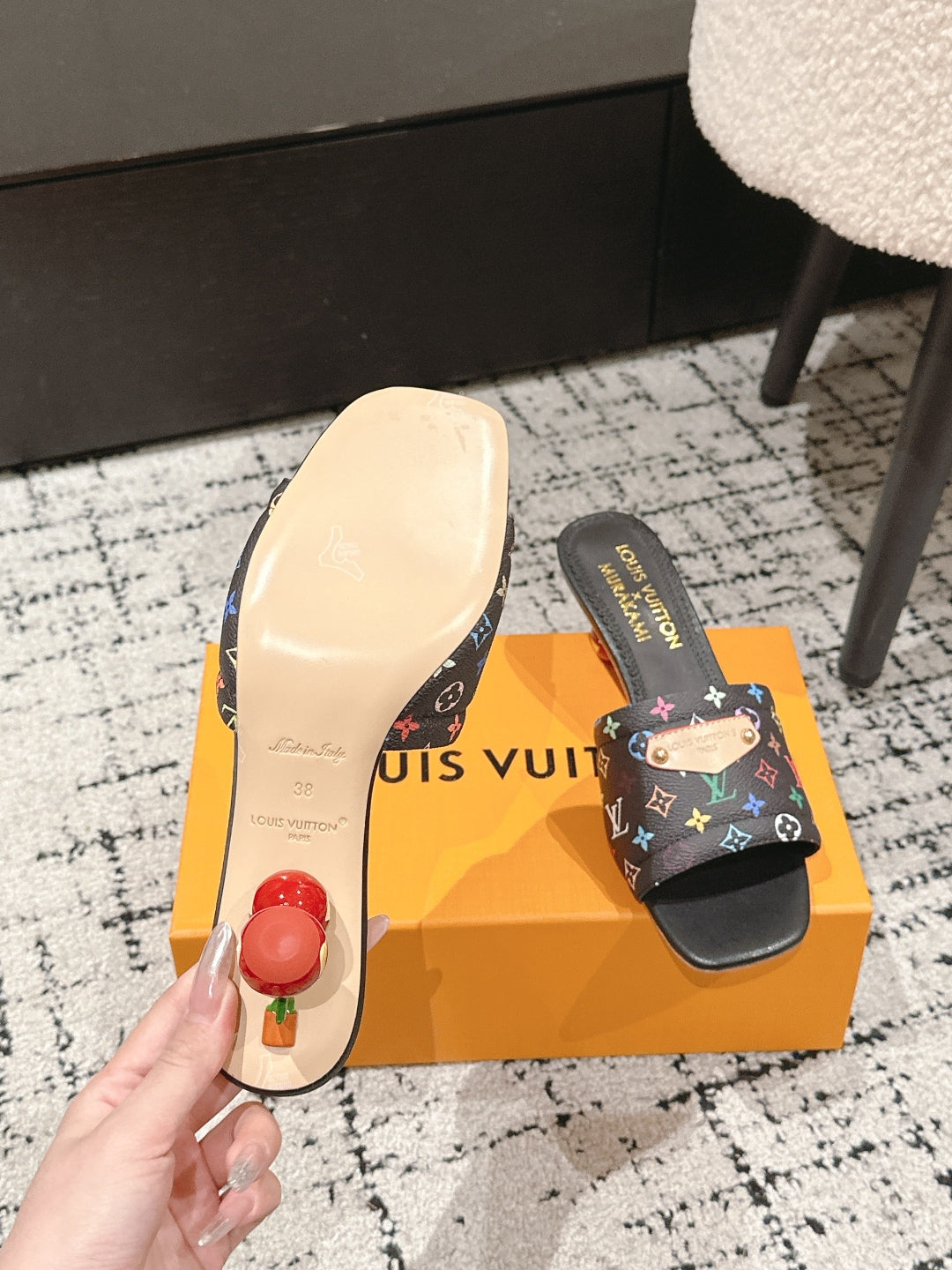 LV CHERRY HIGH HEELS 25S 55 MM IN BLACK CALFSKIN STYLE 14