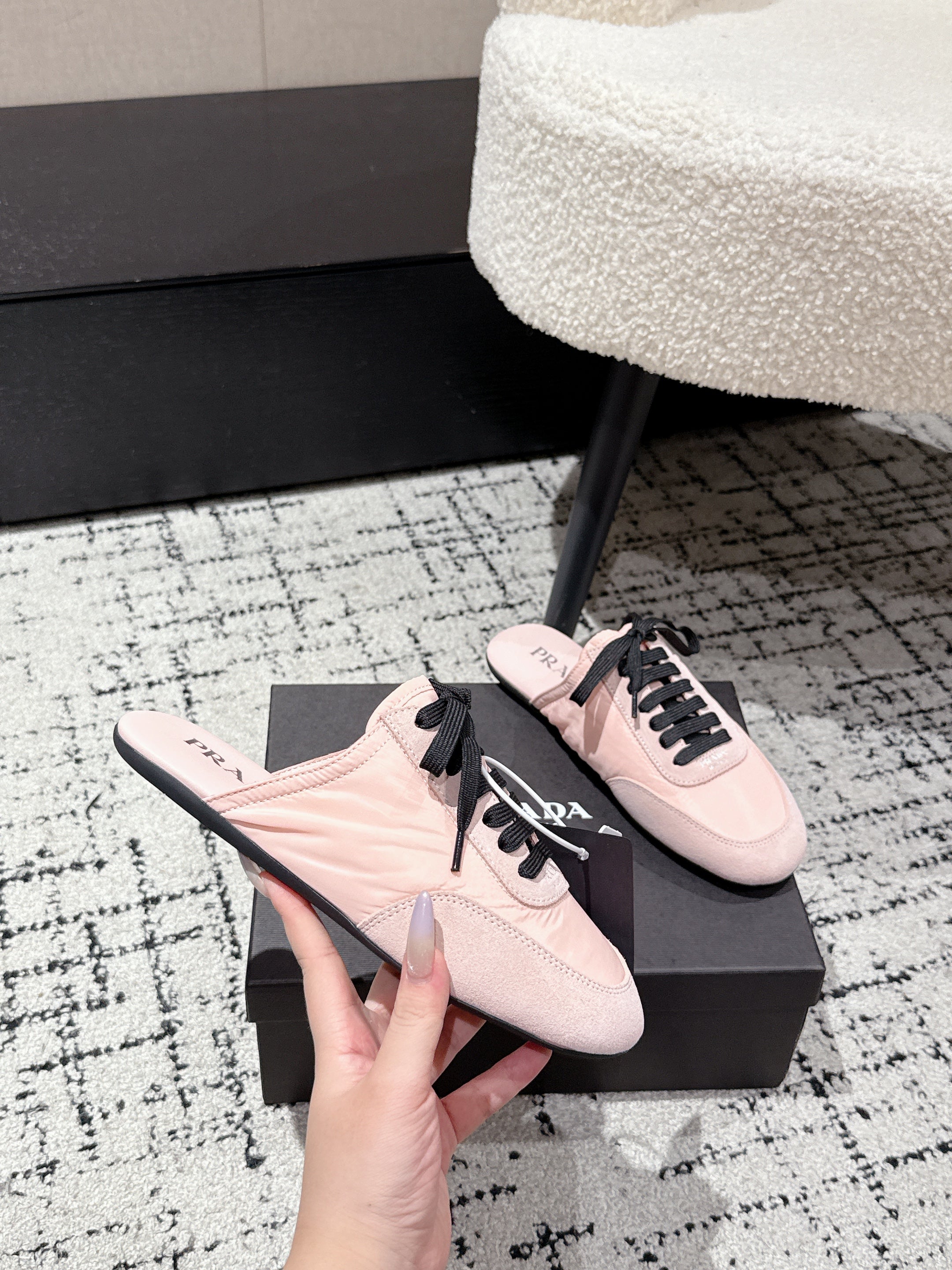 PRADA 25S DEXUN MULE IN LIGHT PINK SUEDE LEATHER