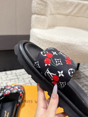 LV MIAMI-STYLE SANDALS 25S IN BLACK FABRIC AND CALFSKIN