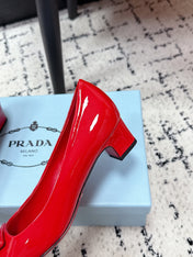 PRADA 26S SQUARE-TOE HIGH HEELS 35MM IN DARK RED PATENT CALFSKIN WITH LOGO