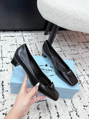 PRADA 26S SQUARE-TOE HIGH HEELS 35MM IN BLACK SHINY CALFSKIN WITH LOGO
