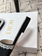 DIOR 26S SLIDES IN BLACK AND WHITE EMBOSSED OBLIQUE LACE EMBROIDERY