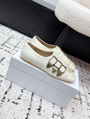 CHLOÉ 26S FLAT SHOES IN WHITE CALFSKIN WITH METAL STUDS
