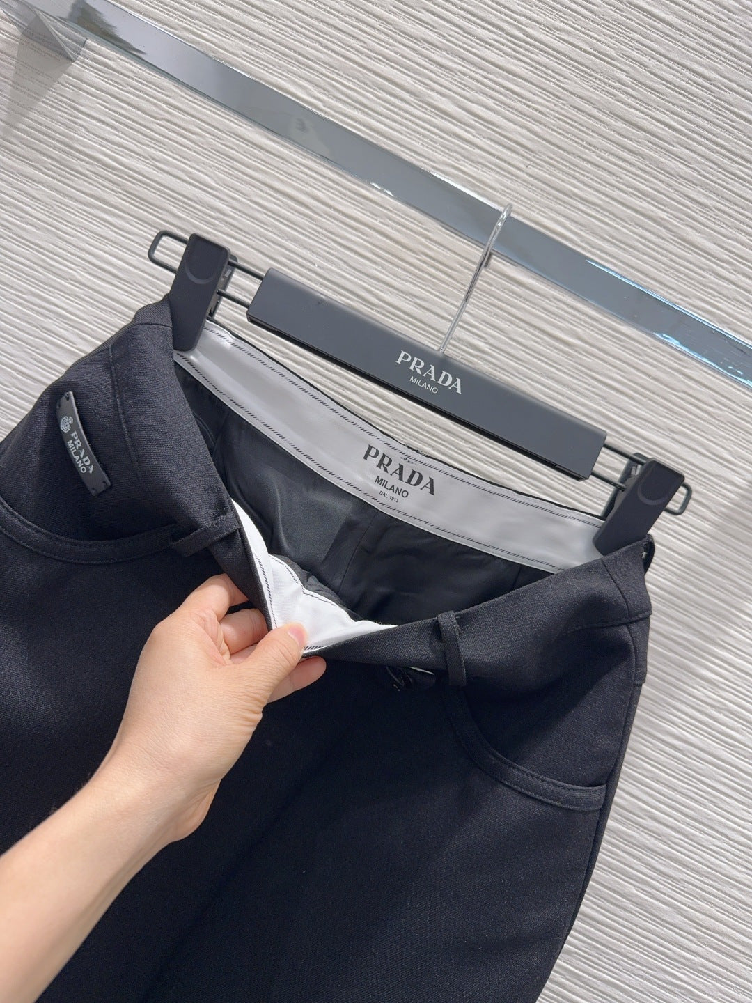 PRADA 26S MIDI SKIRT 635
