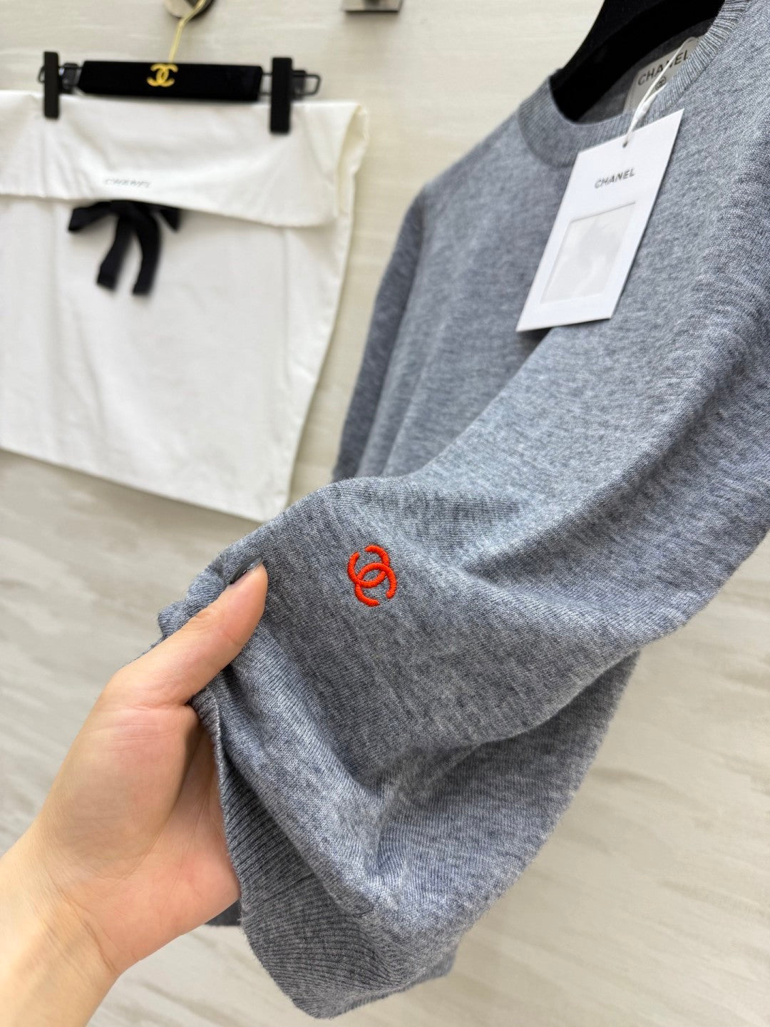 CHANEL 26S SHORT-SLEEVE SWEATER STYLE 1028