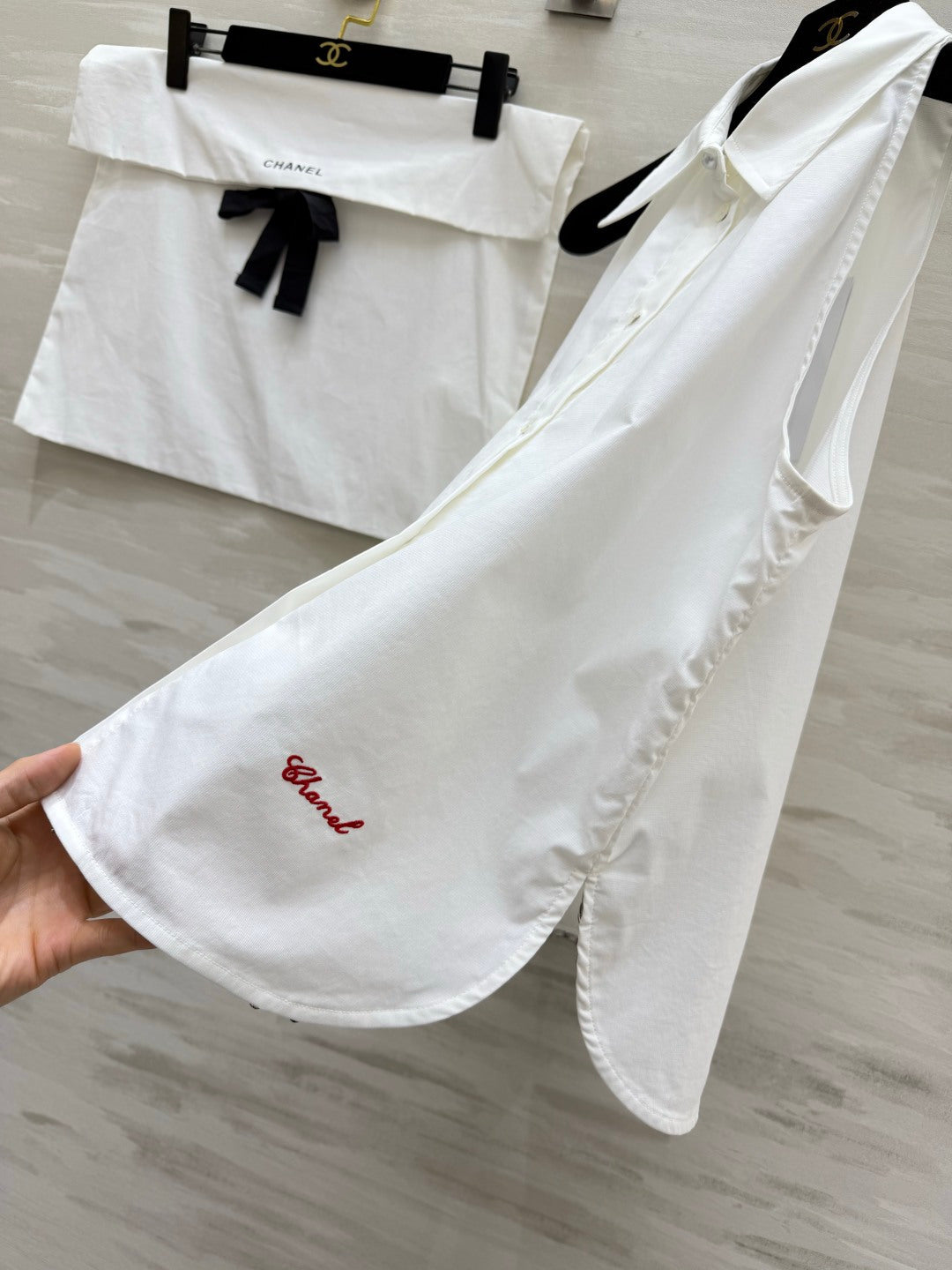 CHANEL 26S SLEEVELESS SHIRT COLLAR TOP STYLE 1197
