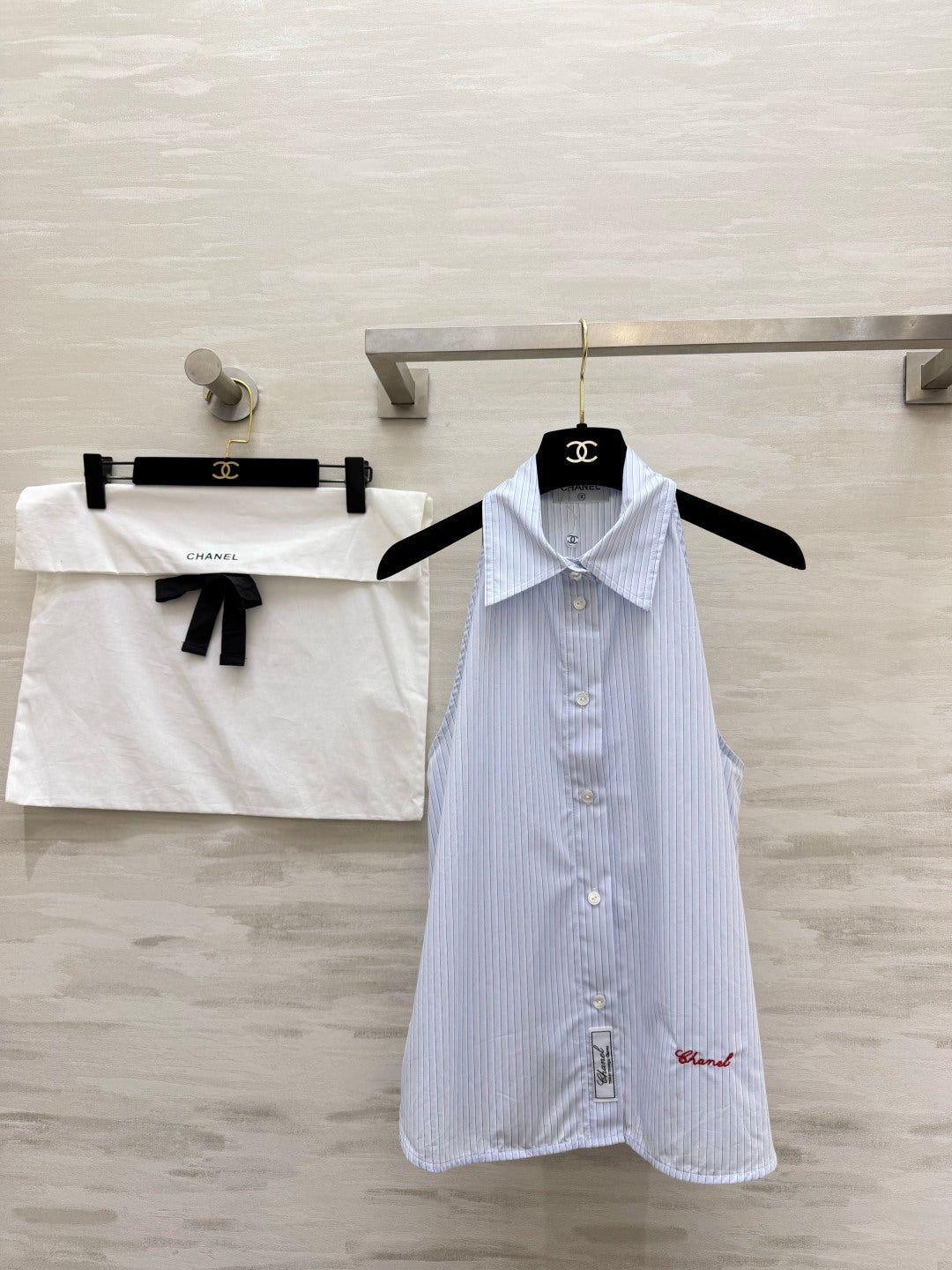 CHANEL 26S SLEEVELESS SHIRT COLLAR TOP STYLE 1196
