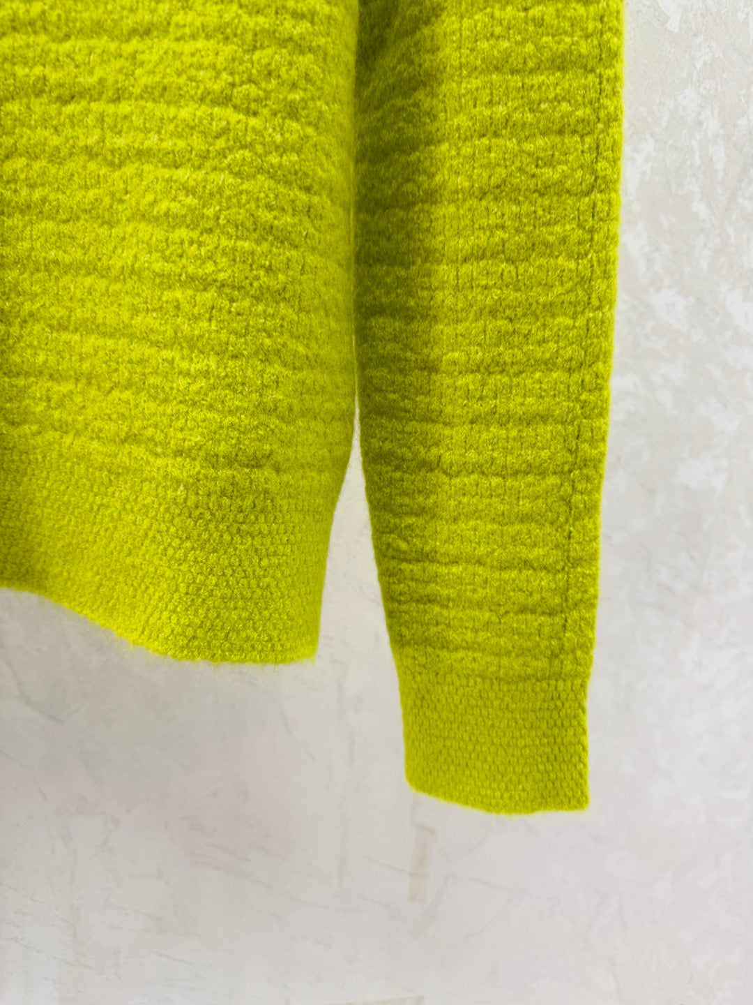 MIUMIU SWEATER STYLE 679