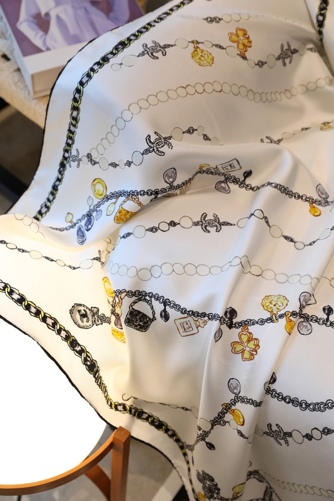 CHANEL 26S SCARF 90 IN SILK 311796