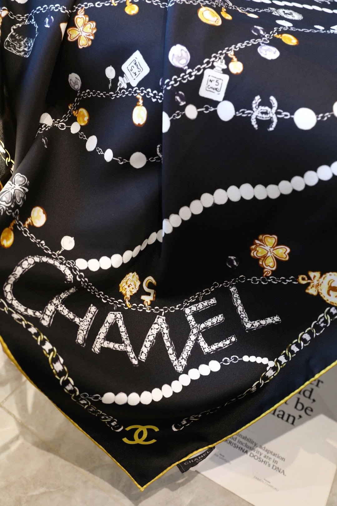 CHANEL 26S SCARF 90 IN SILK 311797