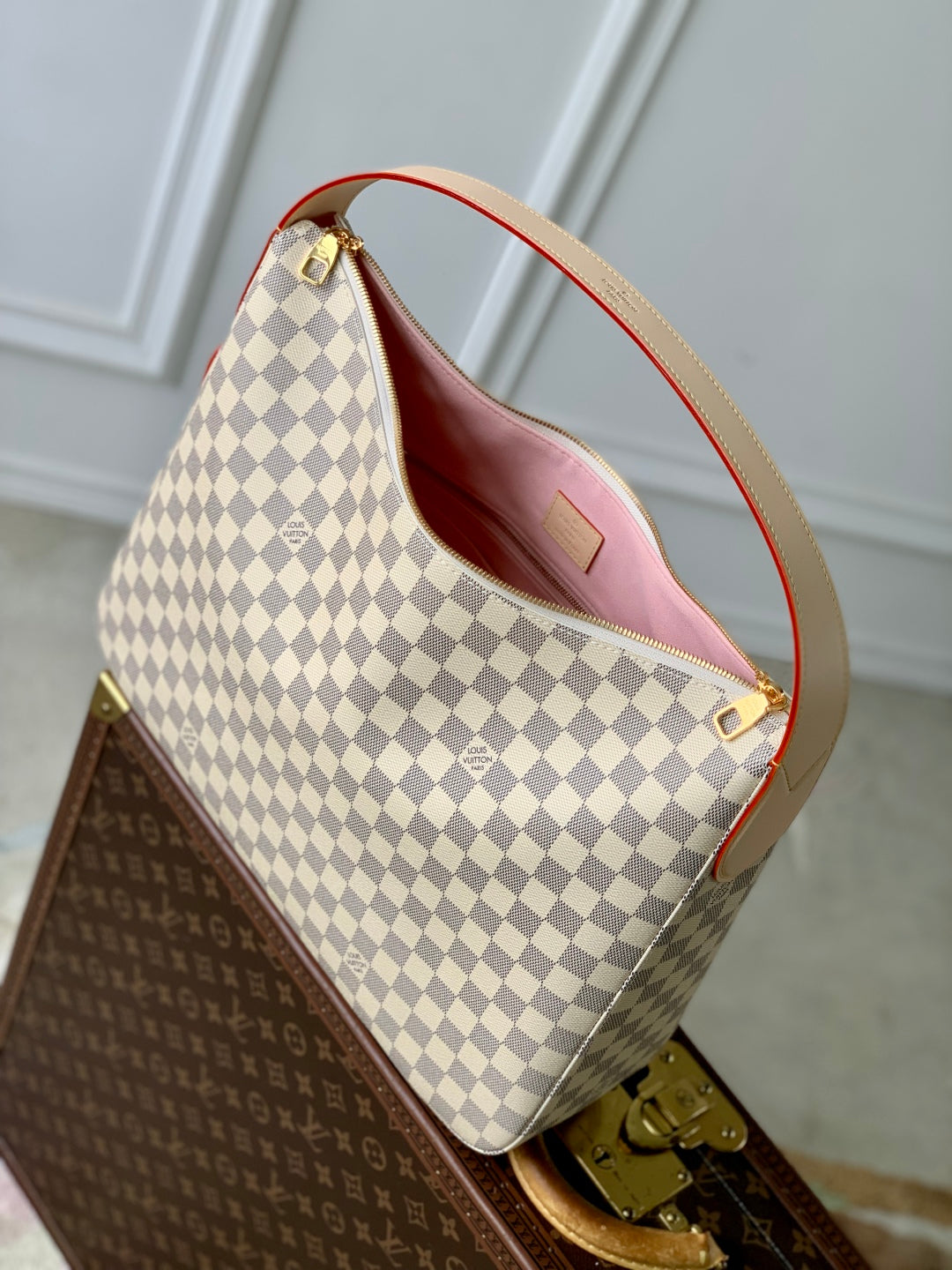 SLOUCHY PM 40 IN WHITE GREY CHECKERBOARD PATTERN DAMIER AZUR COATED CANVAS