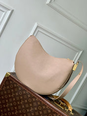 LOW KEY COOKIE MM 32 IN WALNUT BROWN CALFSKIN BROWN MONOGRAM TAG