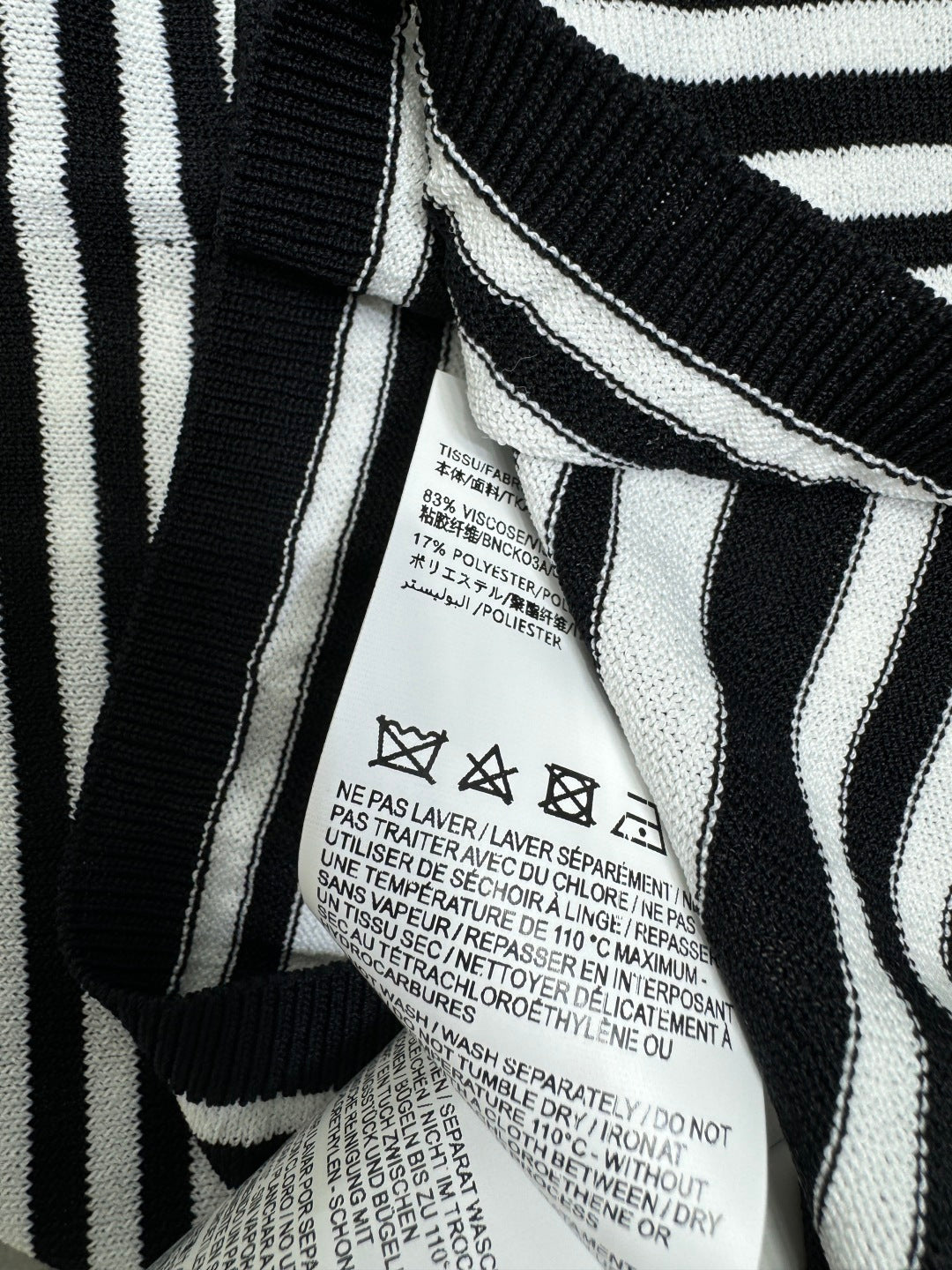 YSL 25S BLACK TRIM TANK TOP 264090