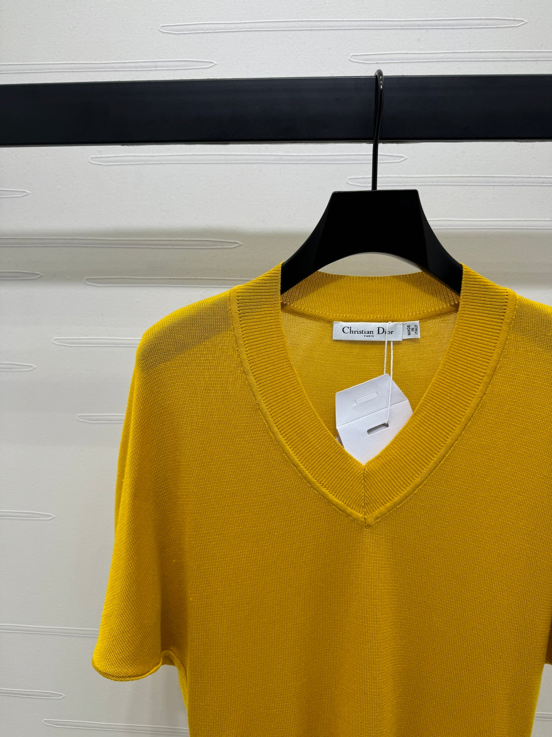 DIOR V-NECK KNITTED SHORT-SLEEVE T-SHIRT YELLOW 274935